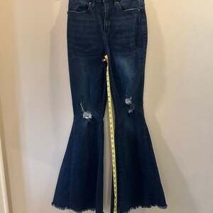 YMI Gigi Fit Y2K Retro Festival Flare JeanSize 4/28